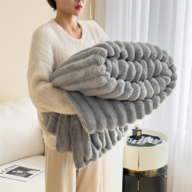 Luxury Fluffy Blanket – Soft, Warm, and Stylish