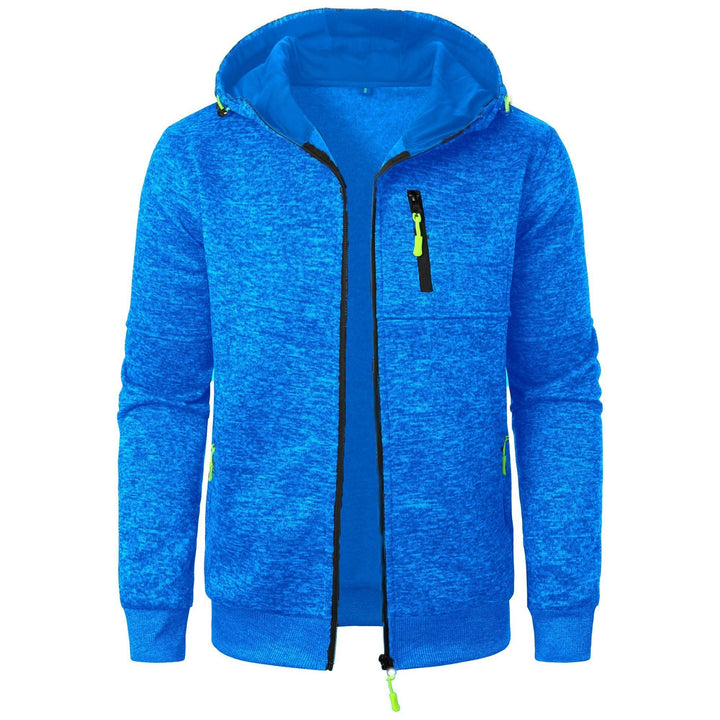 Felpa con cappuccio blu elettrico, zip frontale, tasche con cerniera, dettagli verde neon. Abbigliamento sportivo casual, moda uomo.