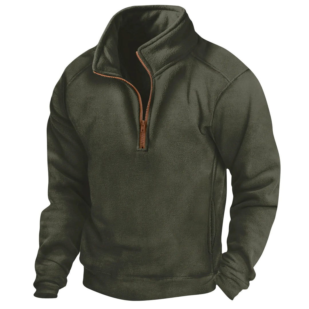 Maglione in pile verde oliva con zip frontale, collo alto e maniche lunghe. Abbigliamento caldo e casual per l'inverno.