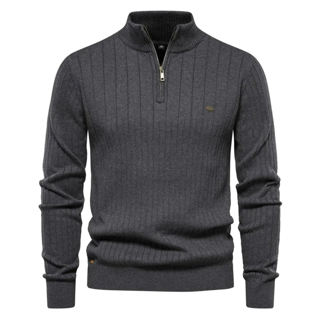 Maglione grigio scuro da uomo con zip corta, design a coste verticali, collo alto, maniche lunghe. Elegante e caldo, ideale per l'inverno.