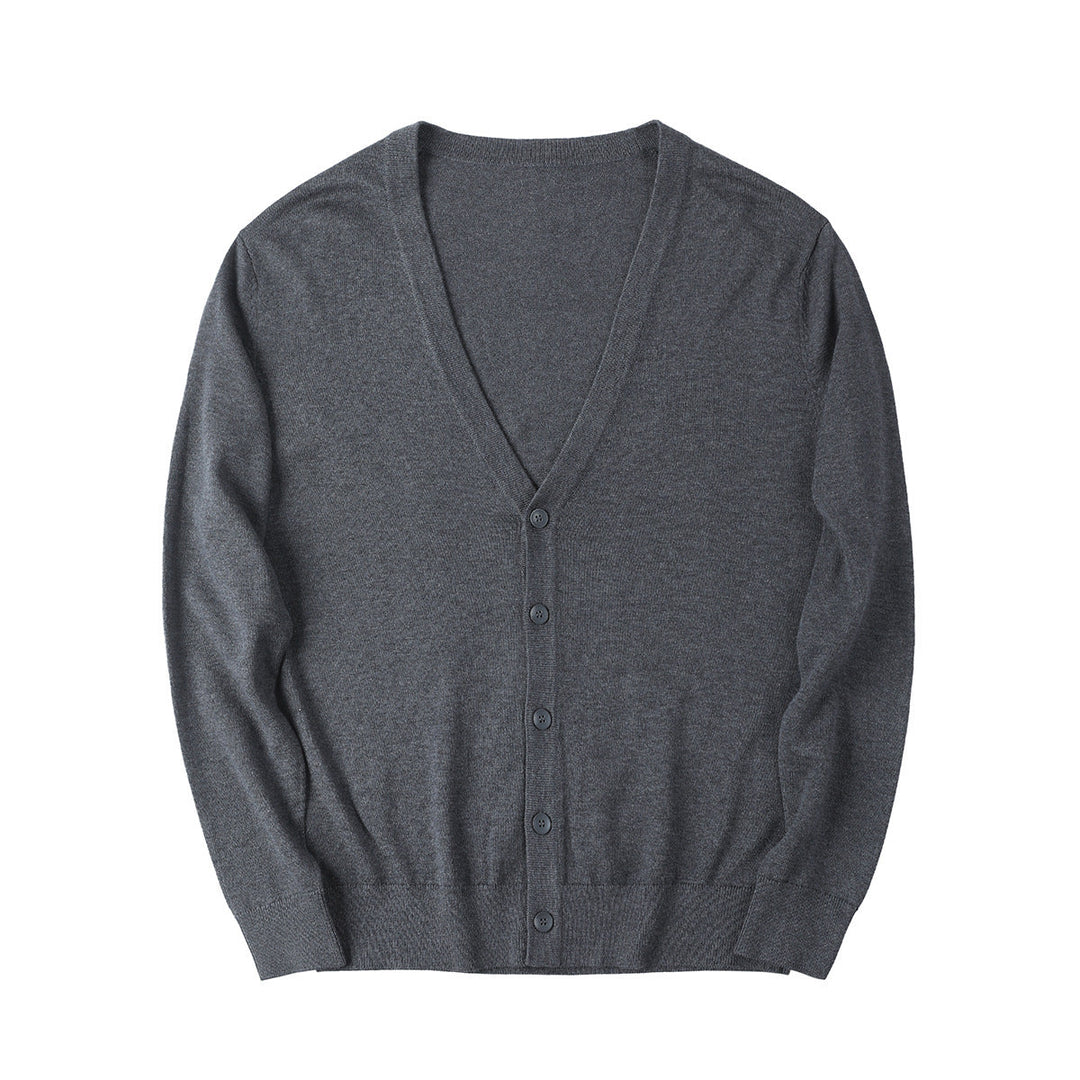 Cardigan grigio in lana, design classico con scollo a V e bottoni, ideale per moda uomo autunno inverno, abbigliamento casual elegante.