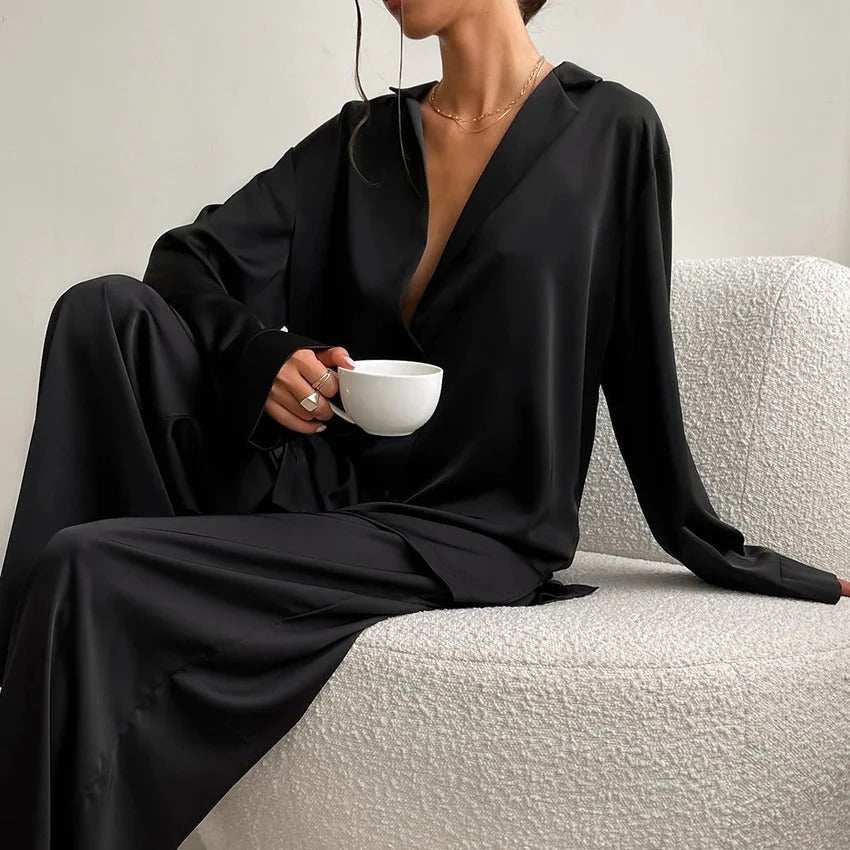 Elisa – Zweiteiliges Loungewear - Set mit Hemdbluse und weiter Hose - Cecile LavelleGrau