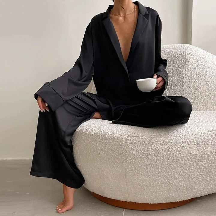 Elisa – Zweiteiliges Loungewear - Set mit Hemdbluse und weiter Hose - Cecile LavelleGrau